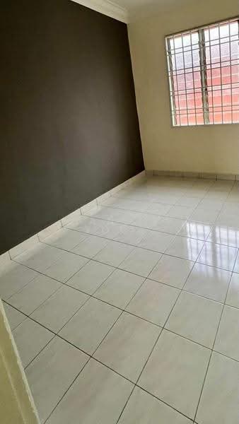 Pangsapuri untuk Dijual di Sri Putra Apartment - Daniel Yong - Interior - PropertyGuru.com.my