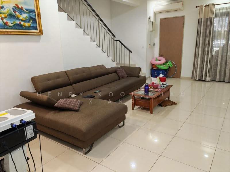 Rumah Teres untuk Dijual di Taman Semenyih Mewah (Semenyih) - Henry Kooi Kuan Xiang - Living Room - PropertyGuru.com.my