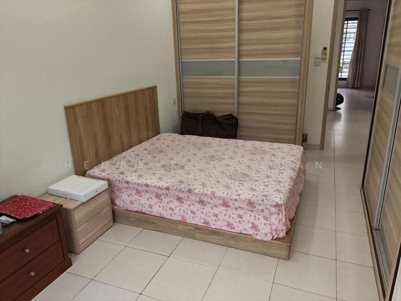 Rumah Teres untuk Dijual di Taman Semenyih Mewah (Semenyih) - Henry Kooi Kuan Xiang - Bedroom - PropertyGuru.com.my