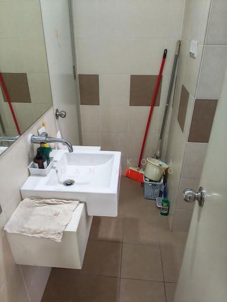 Rumah Teres untuk Dijual di Taman Semenyih Mewah (Semenyih) - Henry Kooi Kuan Xiang - Bathroom - PropertyGuru.com.my