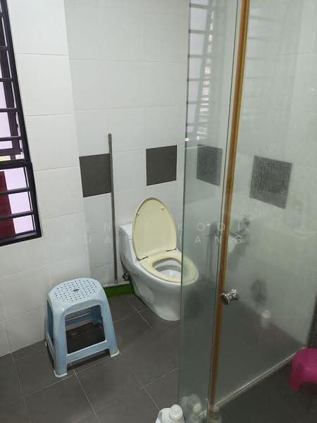 Rumah Teres untuk Dijual di Taman Semenyih Mewah (Semenyih) - Henry Kooi Kuan Xiang - Bathroom - PropertyGuru.com.my