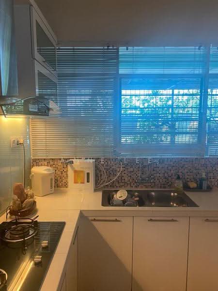 Rumah Teres untuk Dijual di Island Glades (Jelutong) - Anne Lee - Kitchen - PropertyGuru.com.my