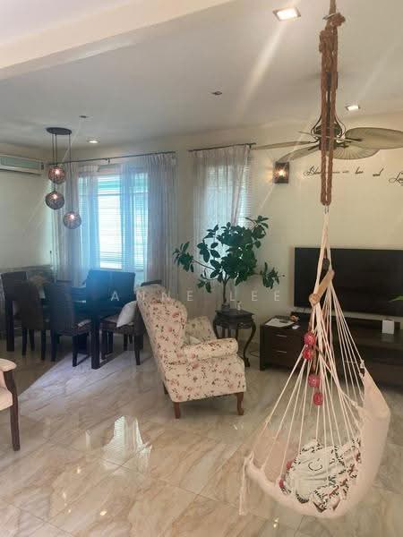 Rumah Teres untuk Dijual di Island Glades (Jelutong) - Anne Lee - Living Room - PropertyGuru.com.my