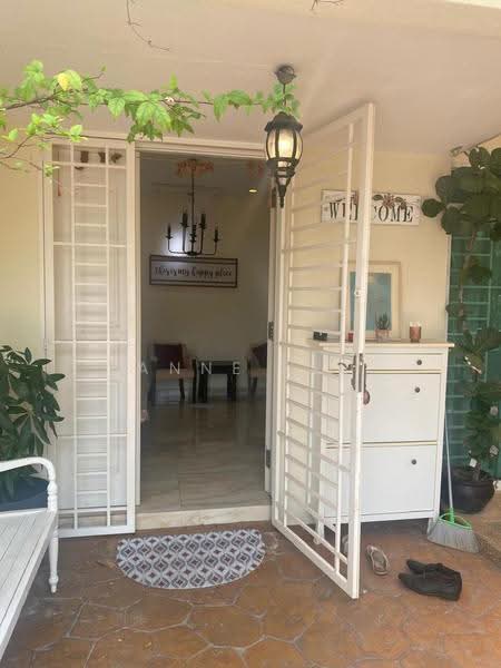 Rumah Teres untuk Dijual di Island Glades (Jelutong) - Anne Lee - Entrance - PropertyGuru.com.my
