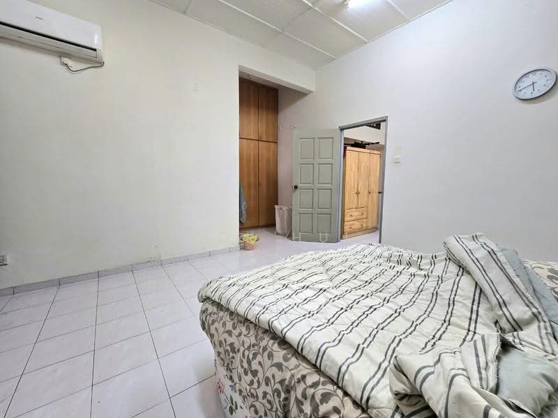 2-storey Terraced House for Sale in Taman Desa Cemerlang (Ulu Tiram) - Kok Hui - Bedroom - PropertyGuru.com.my