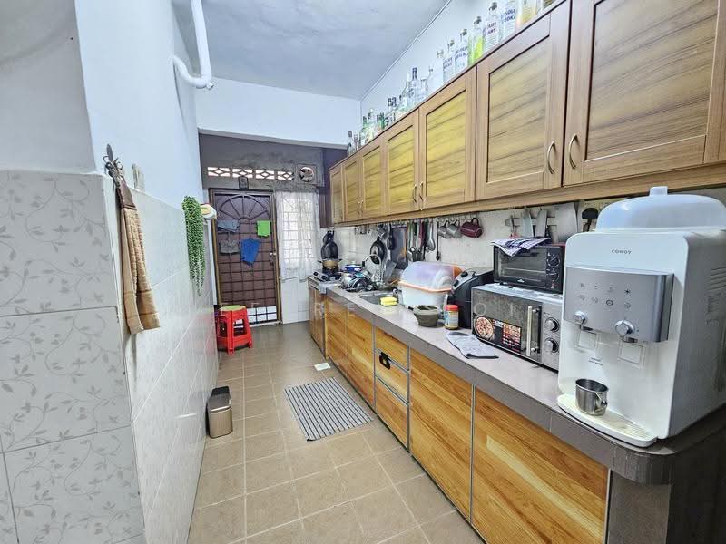 1.5-storey Terraced House for Rent in Pandan Indah (Ampang) - Jeffrey Ooi - Kitchen - PropertyGuru.com.my