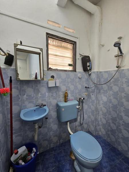 1.5-storey Terraced House for Rent in Pandan Indah (Ampang) - Jeffrey Ooi - Bathroom - PropertyGuru.com.my