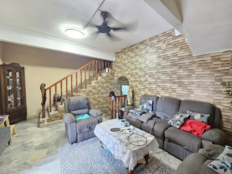 1.5-storey Terraced House for Rent in Pandan Indah (Ampang) - Jeffrey Ooi - Living Room - PropertyGuru.com.my