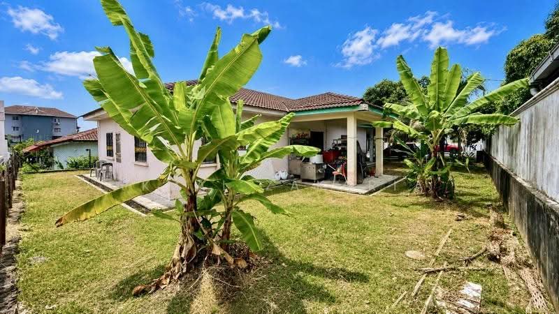 Bungalow House for Sale in Bandar Putra Permai (Seri Kembangan) - Akmal Zakaria - PropertyGuru.com.my