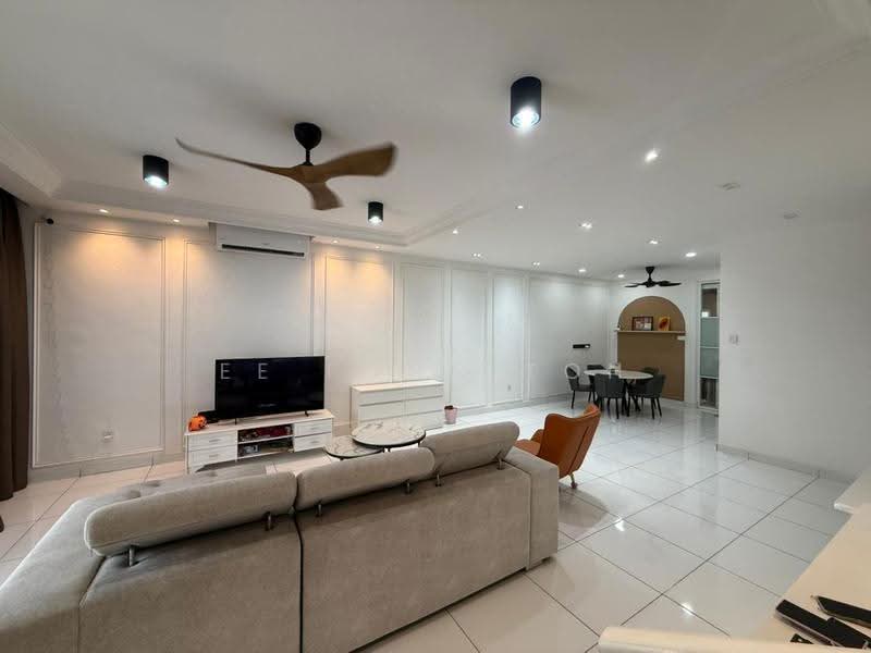 2-storey Terraced House for Sale in Taman Bestari Indah (Ulu Tiram) - Ee Fong Toh - Living Room - PropertyGuru.com.my
