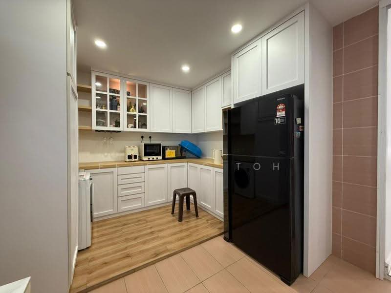 2-storey Terraced House for Sale in Taman Bestari Indah (Ulu Tiram) - Ee Fong Toh - Kitchen - PropertyGuru.com.my