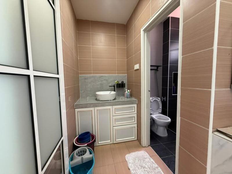 2-storey Terraced House for Sale in Taman Bestari Indah (Ulu Tiram) - Ee Fong Toh - Bathroom - PropertyGuru.com.my