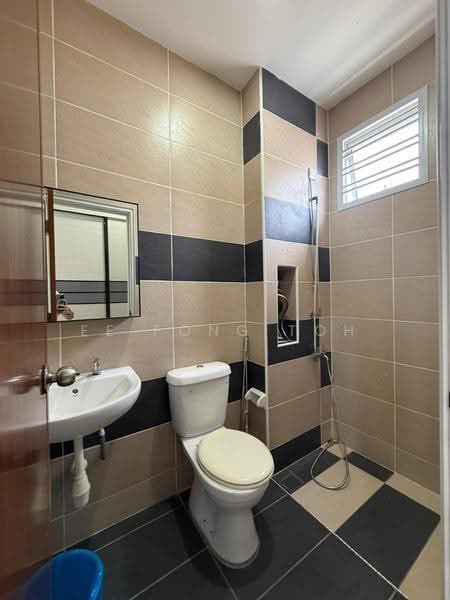 2-storey Terraced House for Sale in Taman Bestari Indah (Ulu Tiram) - Ee Fong Toh - Bathroom - PropertyGuru.com.my
