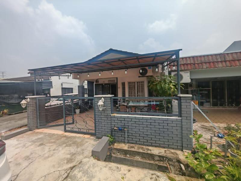 1.5-storey Terraced House for Sale in Taman Cempaka (Ampang) - Nafis Hashim - Exterior - PropertyGuru.com.my