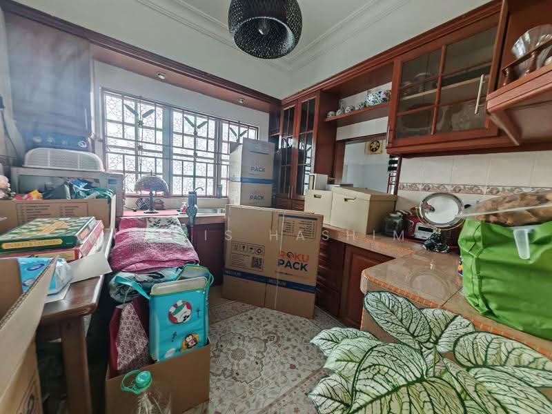 1.5-storey Terraced House for Sale in Taman Cempaka (Ampang) - Nafis Hashim - Kitchen - PropertyGuru.com.my