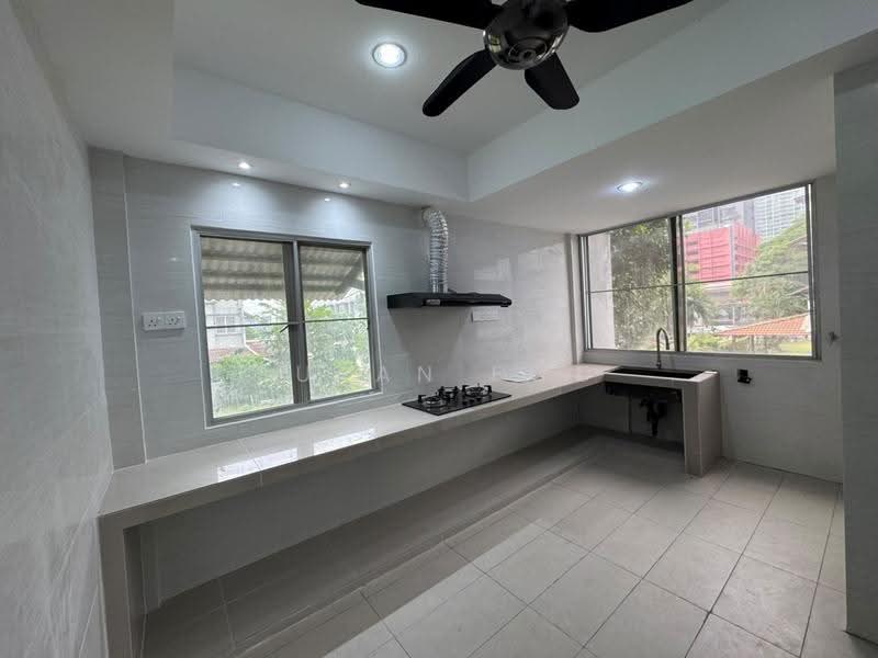 Townhouse for Rent in Bukit Jalil (Kuala Lumpur) - Susan Foo - Kitchen - PropertyGuru.com.my