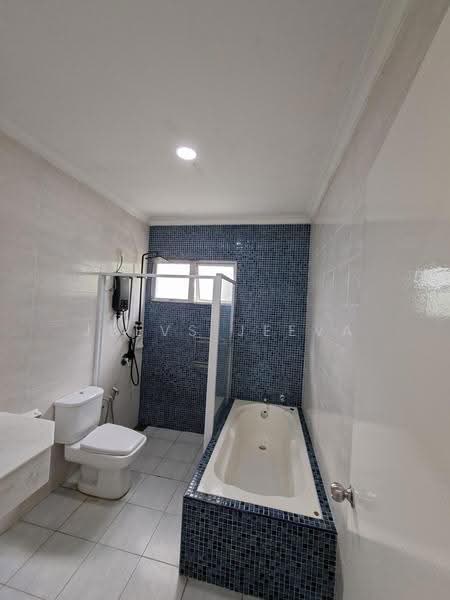 Bungalow House for Sale in Seremban (Negeri Sembilan) - Jeevs Jeeva - Bathroom - PropertyGuru.com.my