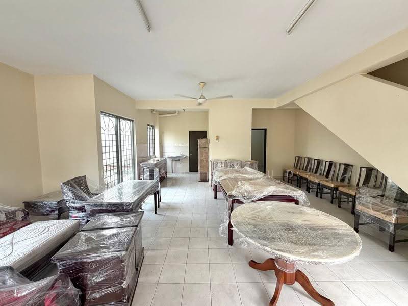 Cluster House for Sale in Taman Garing Utama (Rawang) - Rohani Daud - Kitchen - PropertyGuru.com.my