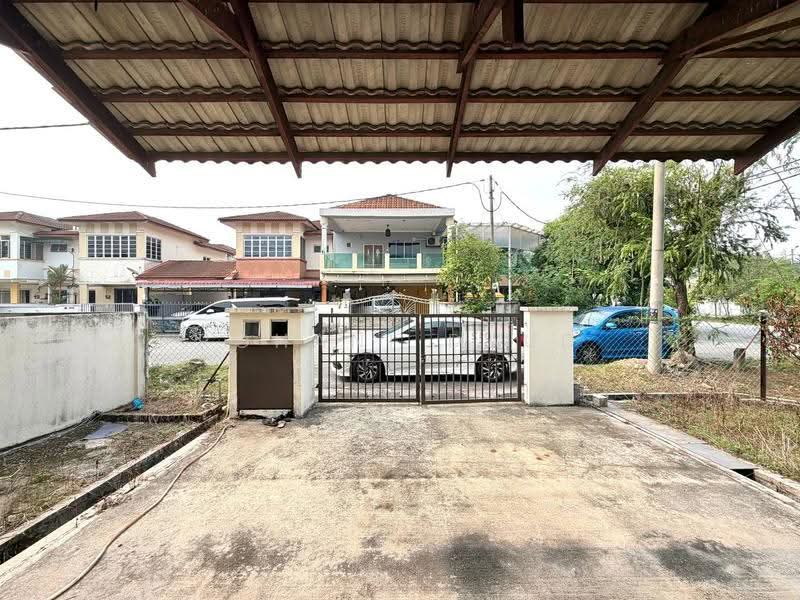 Cluster House for Sale in Taman Garing Utama (Rawang) - Rohani Daud - Exterior - PropertyGuru.com.my