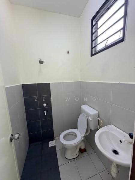 1-storey Terraced House for Sale in Taman Desaru Utama (Pengerang) - Zen Wong - Bathroom - PropertyGuru.com.my