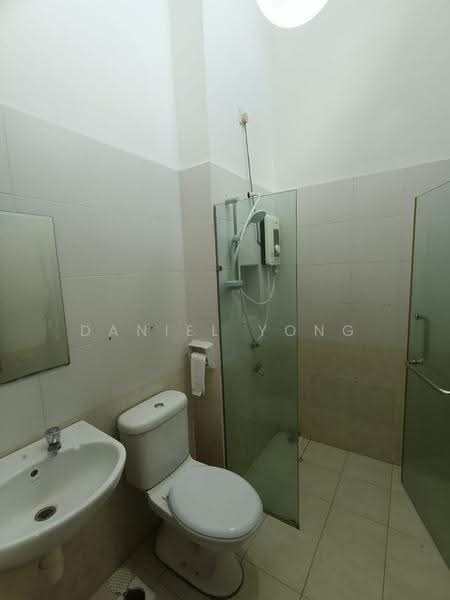 Cluster House for Sale in Taman Austin Heights (Tebrau) - Daniel Yong - Bathroom - PropertyGuru.com.my