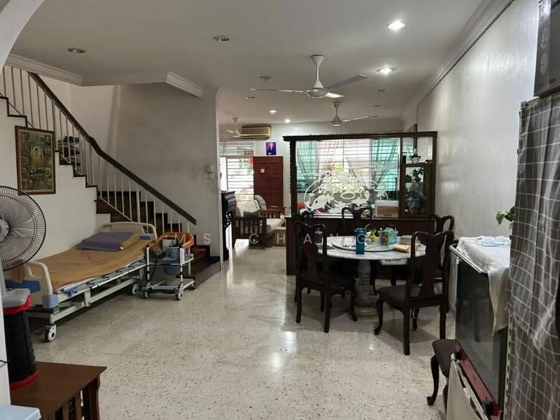 2-storey Terraced House for Sale in Taman Green Lane (Jelutong) - Ms Chang - Living Room - PropertyGuru.com.my
