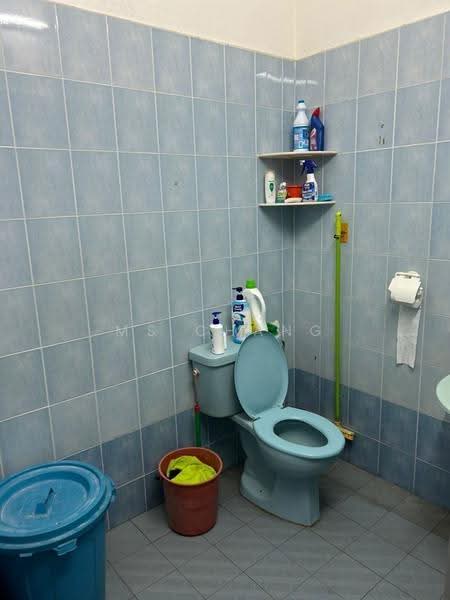 2-storey Terraced House for Sale in Taman Green Lane (Jelutong) - Ms Chang - Bathroom - PropertyGuru.com.my