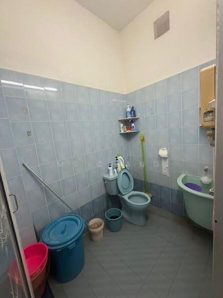 2-storey Terraced House for Sale in Taman Green Lane (Jelutong) - Ms Chang - Bathroom - PropertyGuru.com.my