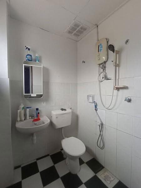 Rumah Teres 2-Tingkat untuk Dijual di Damansara Damai (Selangor) - Muin Mn - Bathroom - PropertyGuru.com.my