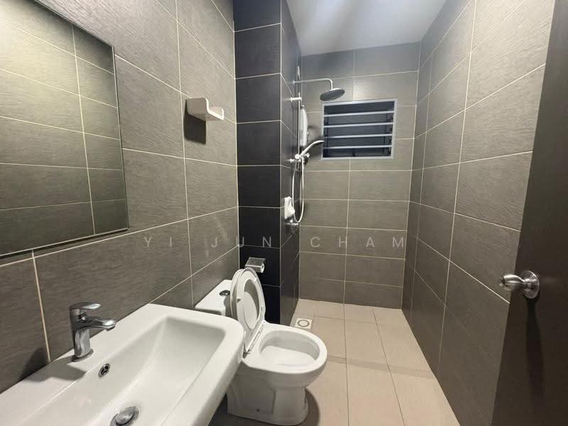 Kondominium untuk Disewa di The Henge - Yi Jun Cham - Bathroom - PropertyGuru.com.my