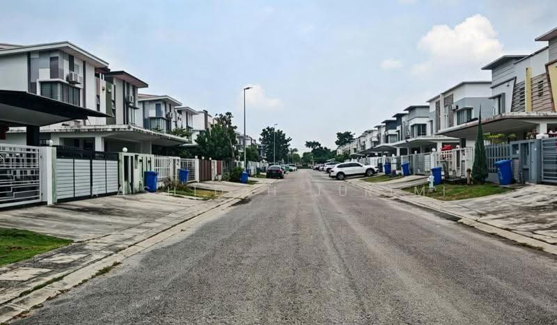 Rumah Berkembar untuk Dijual di Setia Impian (Setia Alam) - Rashidah Juremi - Exterior - PropertyGuru.com.my