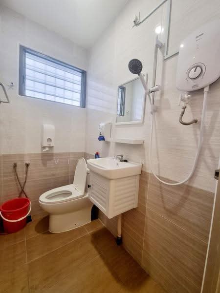 Rumah Berkembar untuk Dijual di Taman Mayfair (Ipoh) - Vivien Ng - Bathroom - PropertyGuru.com.my