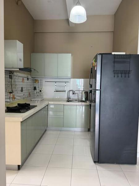 Condominium for Rent at The Golden Triangle Condominium - Ms Chang - Kitchen - PropertyGuru.com.my