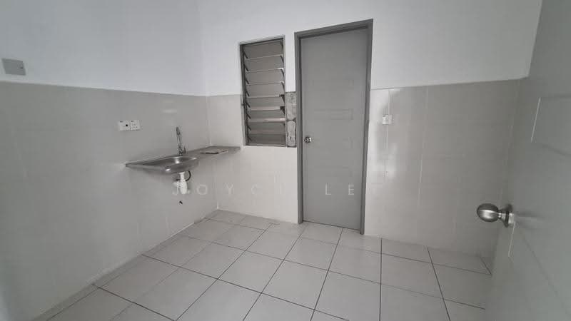 Service Residence for Sale at Axis Crown - Joyce Lee - Kitchen - PropertyGuru.com.my