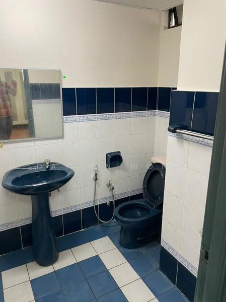 Condominium for Rent at Vista Komanwel B - DARREN WONG - Bathroom - PropertyGuru.com.my