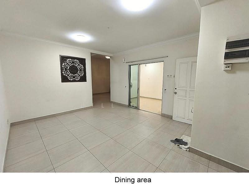 2-storey Terraced House for Sale in Taman Impian Emas (Skudai) - Bill Ong - Dining Room - PropertyGuru.com.my