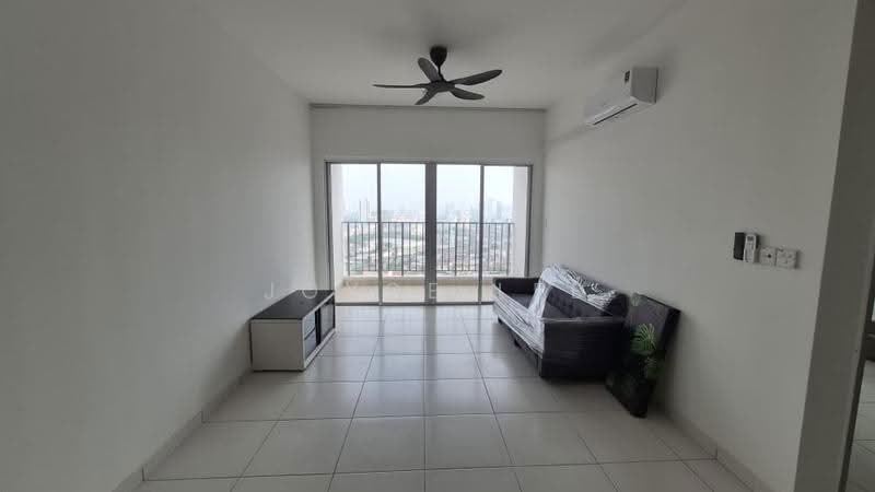 Kediaman Servis untuk Dijual di Axis Crown - Joyce Lee - Living Room - PropertyGuru.com.my