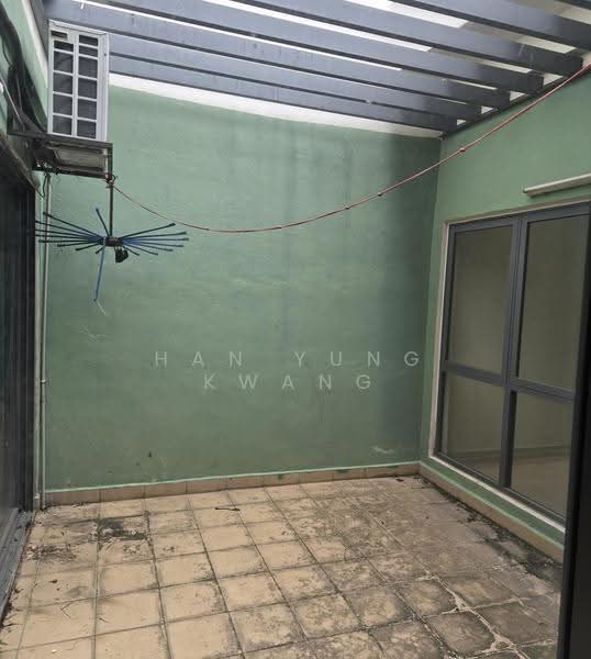 Soho for Sale in Puchong (Selangor) - Han Yung Kwang - Balcony - PropertyGuru.com.my