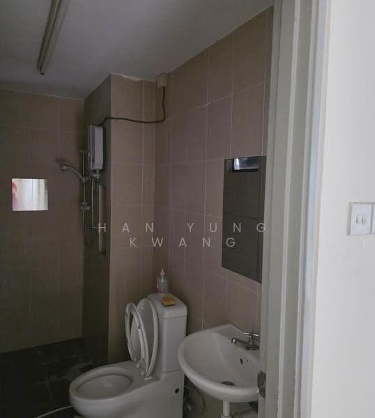 Soho for Sale in Puchong (Selangor) - Han Yung Kwang - Bathroom - PropertyGuru.com.my