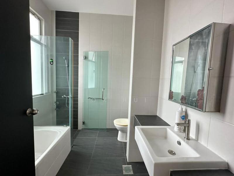 Rumah Berkembar untuk Dijual di Johor Bahru (Johor) - Kok Hui - Bathroom - PropertyGuru.com.my