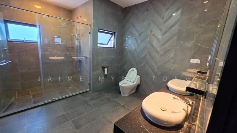 Bungalow House untuk Disewa di Kota Kinabalu (Sabah) - Jaime Myra Tong - Bathroom - PropertyGuru.com.my