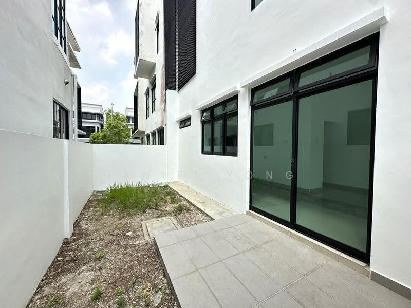 Cluster House for Sale in Taman Mutiara Mas (Skudai) - Daniel Yong - Exterior - PropertyGuru.com.my