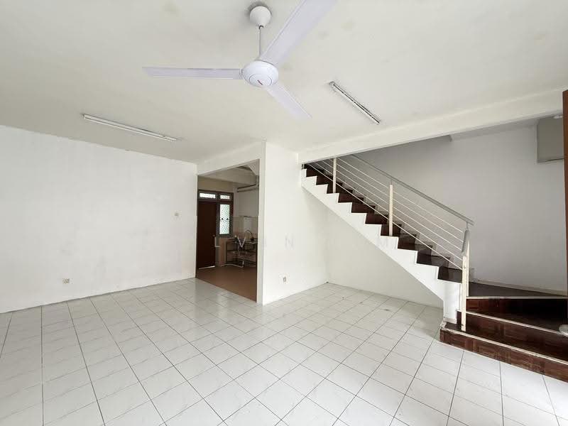 2-storey Terraced House for Rent in Setia Impian (Setia Alam) - Calvin Lim - Living Room - PropertyGuru.com.my