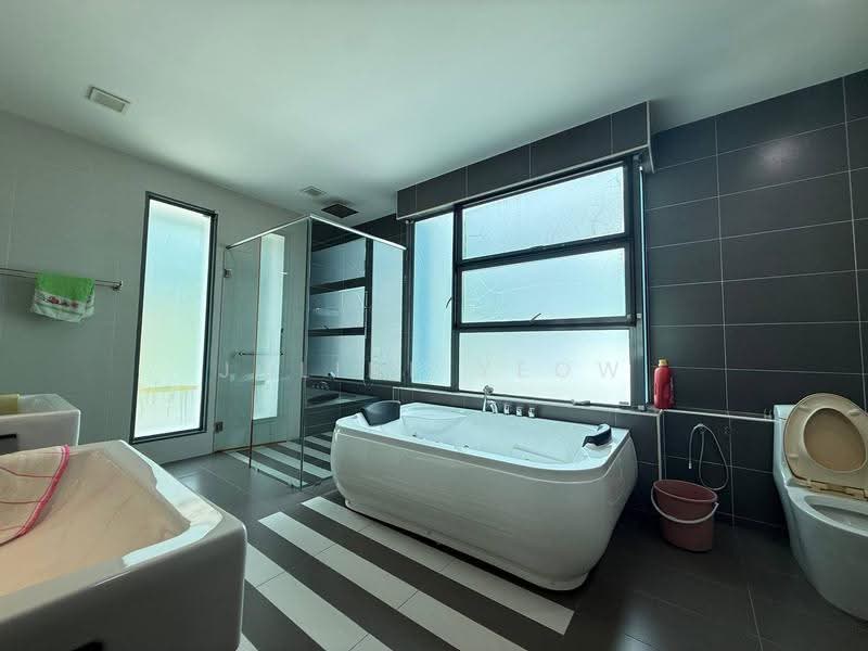 Bungalow House for Sale in Ipoh (Perak) - Joline YEOW - Bathroom - PropertyGuru.com.my