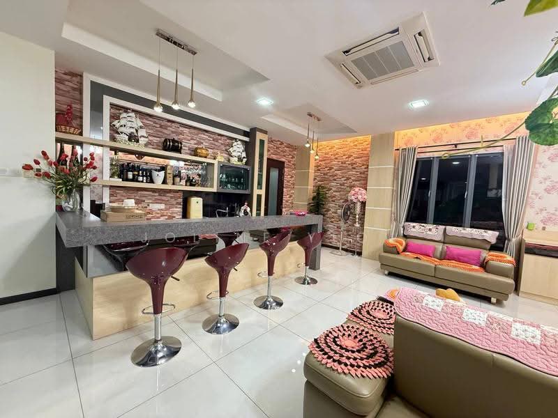Bungalow House for Sale in Ipoh (Perak) - Joline YEOW - Living Room - PropertyGuru.com.my