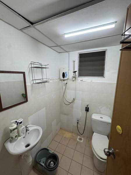 Kondominium untuk Disewa di Warisan City View - Kelvin Hii - Bathroom - PropertyGuru.com.my