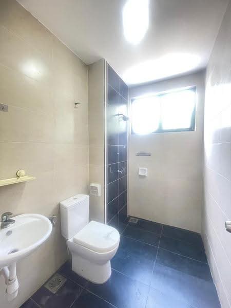 2.5-storey Terraced House for Rent in Rawang (Selangor) - Shirly Ng - Bathroom - PropertyGuru.com.my