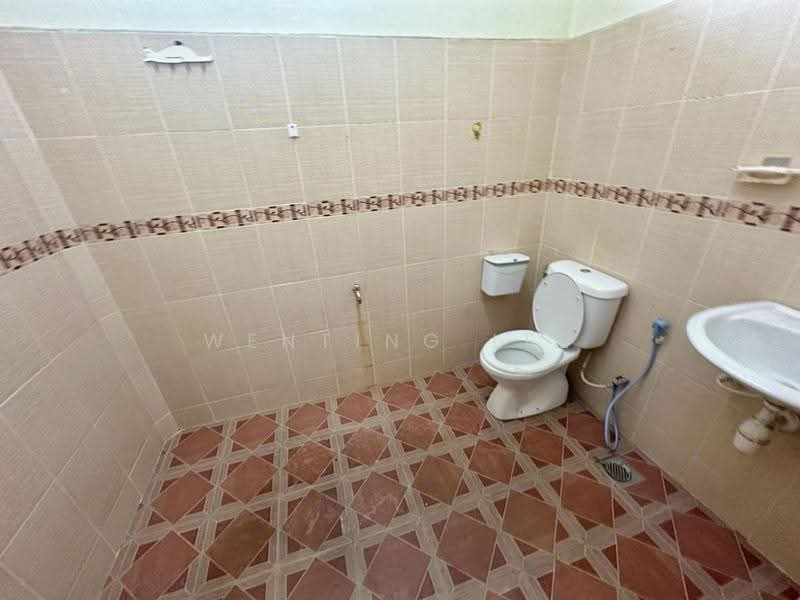 2-storey Terraced House for Sale in Taman Skudai Baru (Skudai) - Wenting Lee - Bathroom - PropertyGuru.com.my