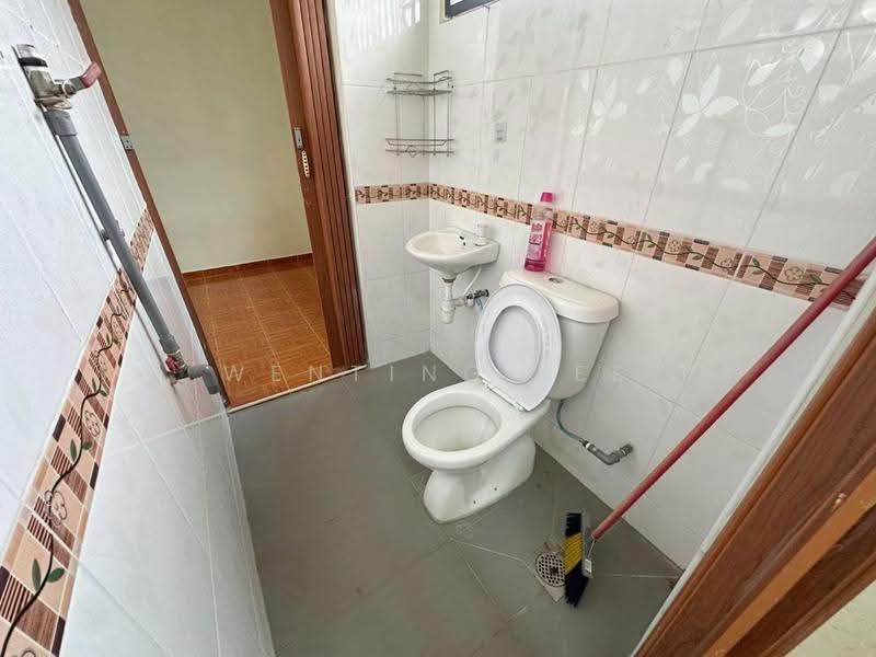 2-storey Terraced House for Sale in Taman Skudai Baru (Skudai) - Wenting Lee - Bathroom - PropertyGuru.com.my
