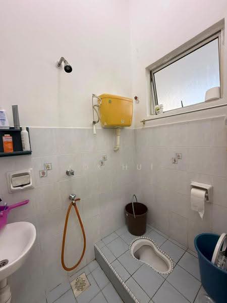 2-storey Terraced House for Sale in Taman Setia Indah (Tebrau) - Kok Hui - Bathroom - PropertyGuru.com.my